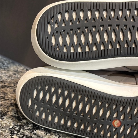 Clarks Un Rio Cross Stone Slip on Ballet Flat Sneaker Size 10 - Picture 8 of 9